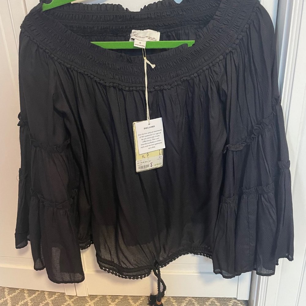 NWT Vintage Havana Black Off-The-Shoulder Bell Sleeve Shirt Size Small